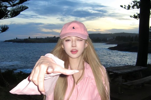 关晓彤曝出酒吧瓜深夜带助理去酒吧网友质疑她是深夜酗酒买醉